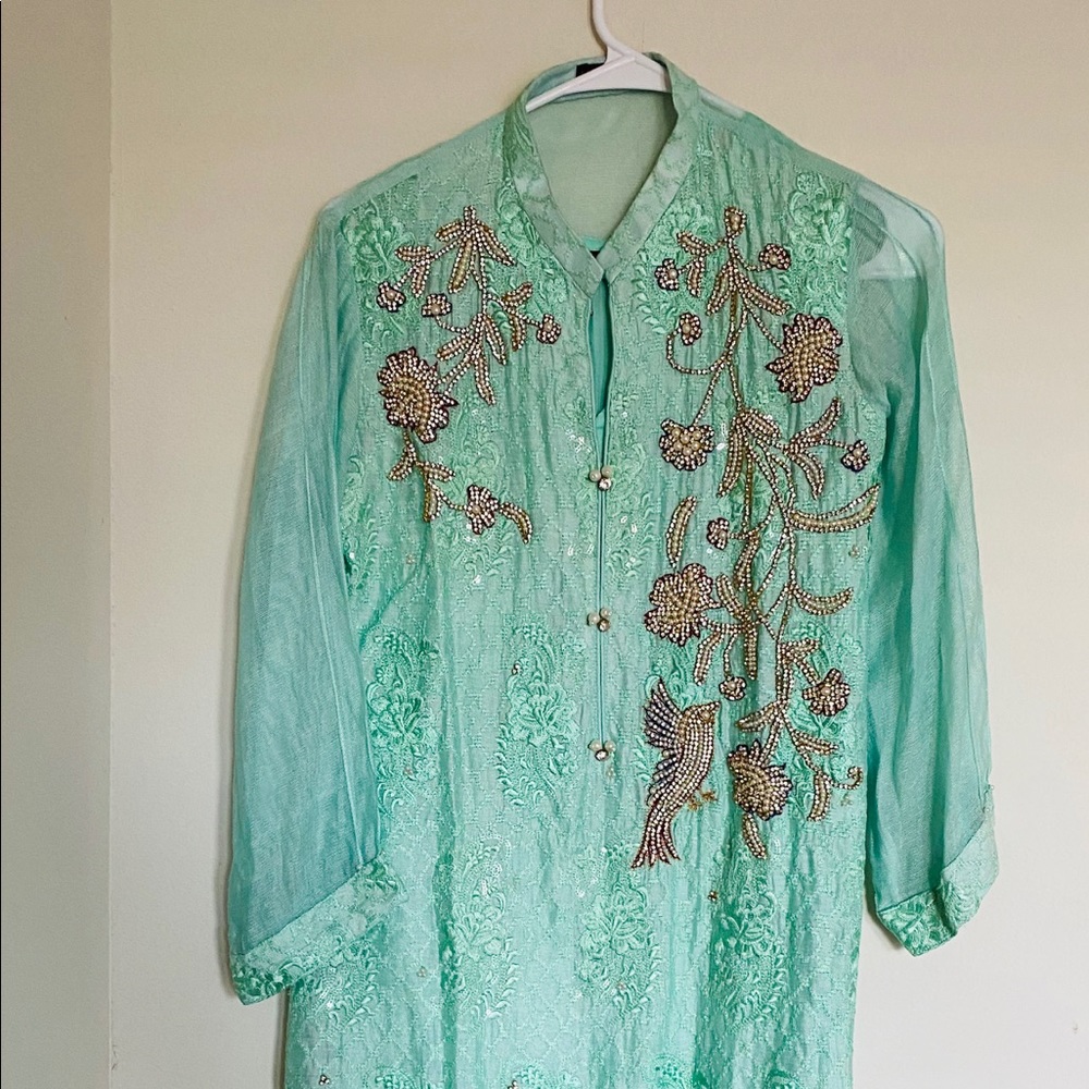 Agha Noor Kurta
